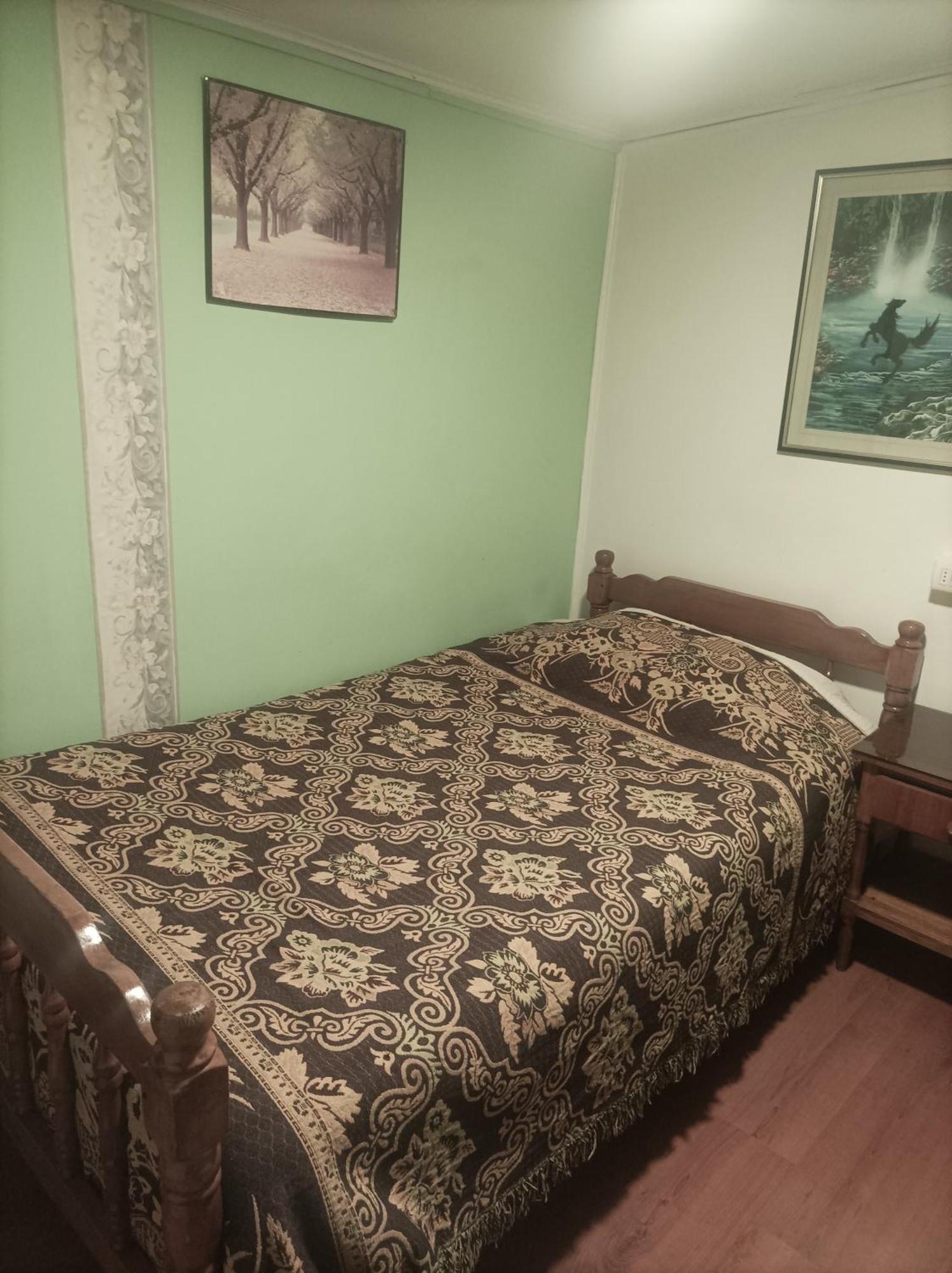 Alojamiento Familiar Rey Bed & Breakfast Punta Arenas Exterior photo