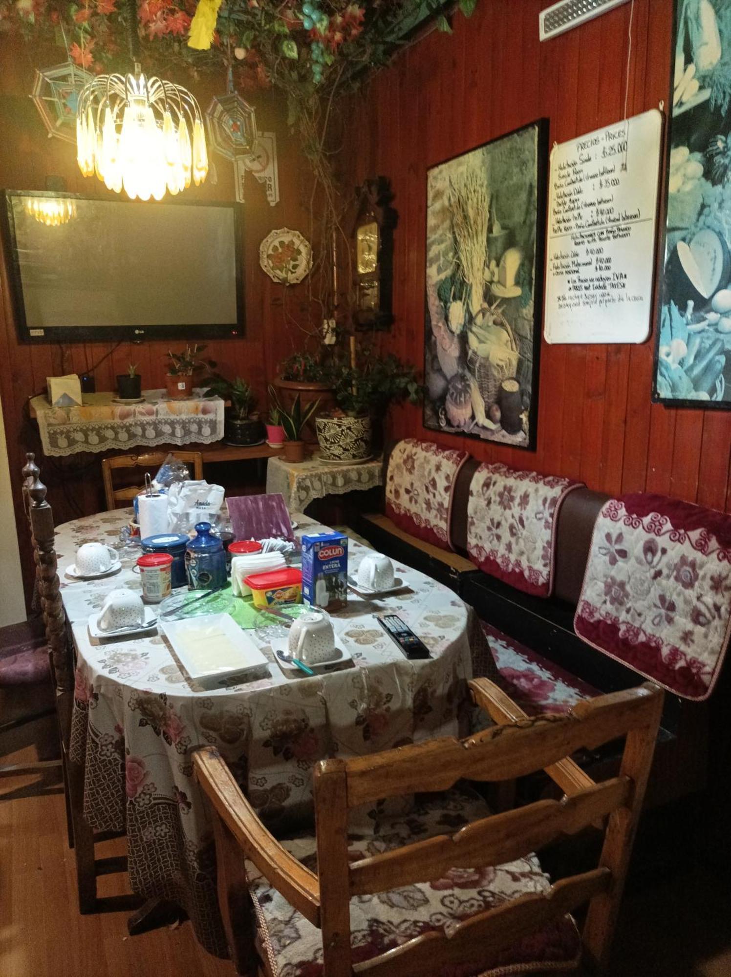 Alojamiento Familiar Rey Bed & Breakfast Punta Arenas Exterior photo